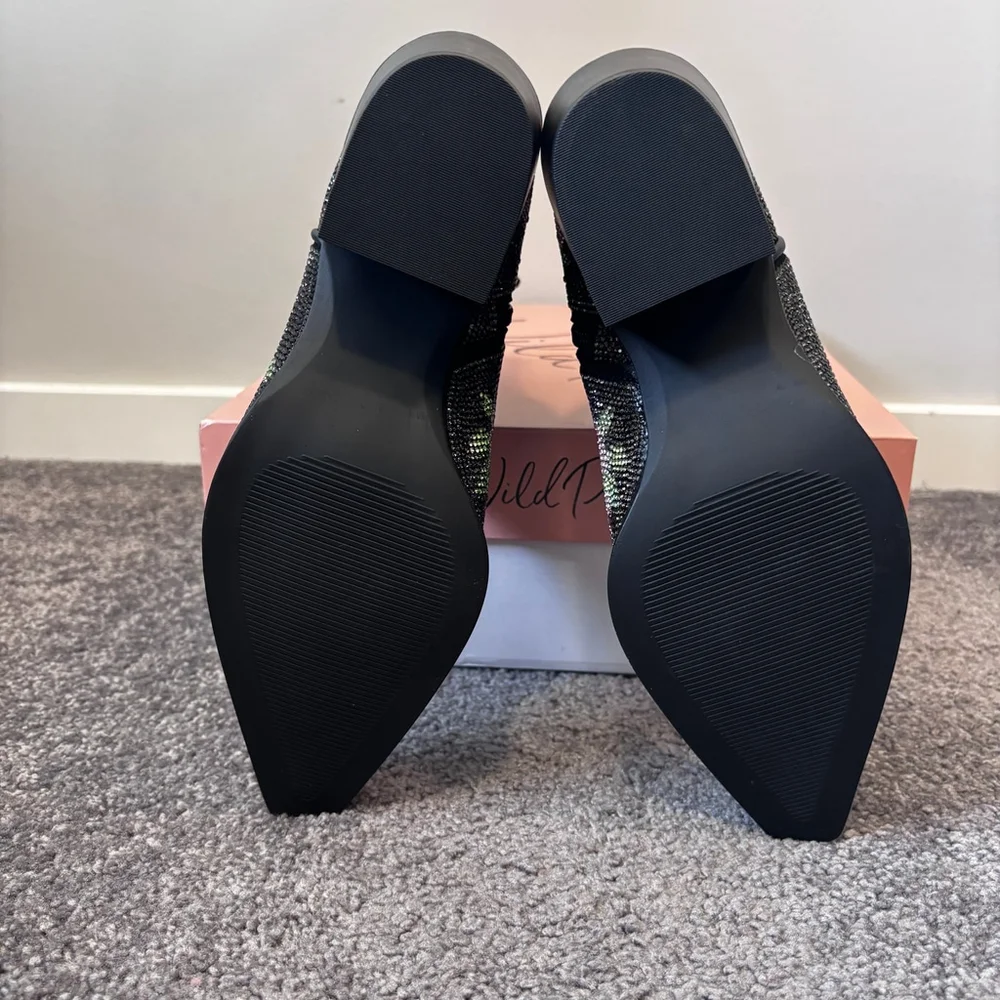 Wild Pair Size 7 Black Lacey Floral Crystal Bling Cowboy Boots / Booties NIB - Picture 11 of 13